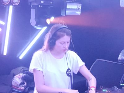 Charlotte de Witte, DJ techno asal Belgia, lisensi CC BY-SA 4.0 (Wikimedia Commons)