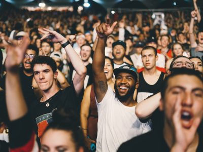 Festival rave penonton kerumunan musik elektronik